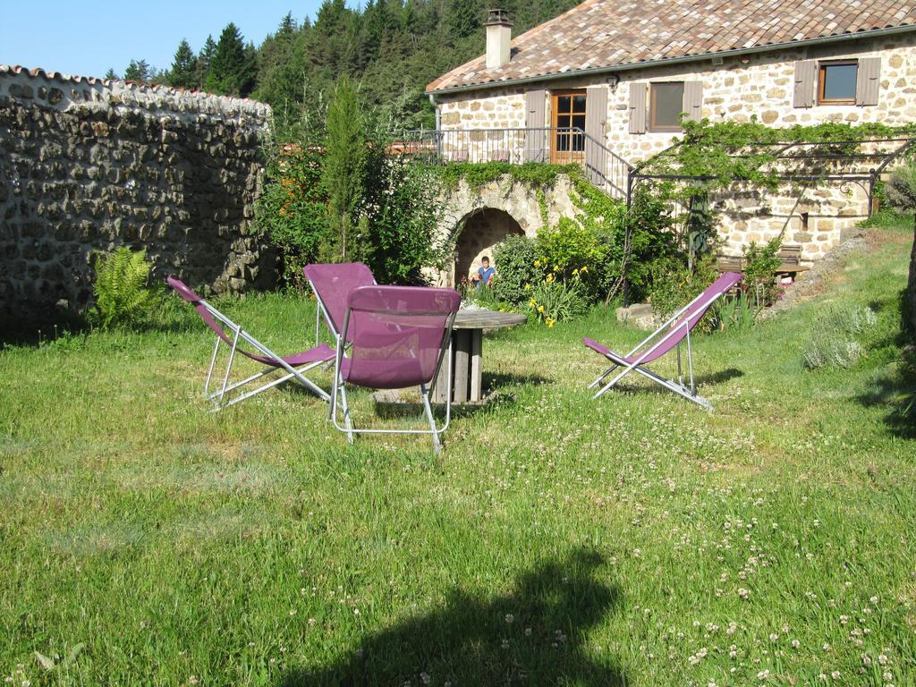 Le Petit Rias Gite Soleil Saint Maurice en Chalencon Екстериор снимка